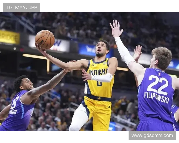 黄蜂与爵士精彩对决比赛录像回顾及精彩瞬间分析